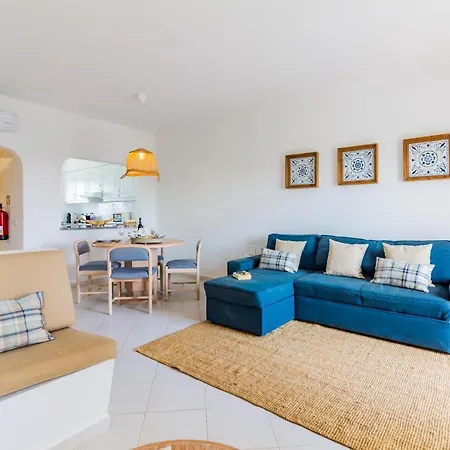 Family Holidays With Pool View Apartment *