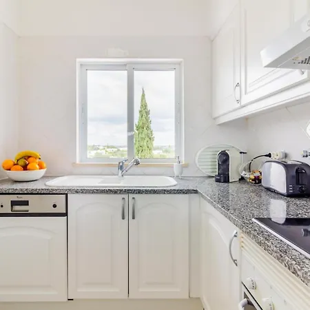 Family Holidays With Pool View *