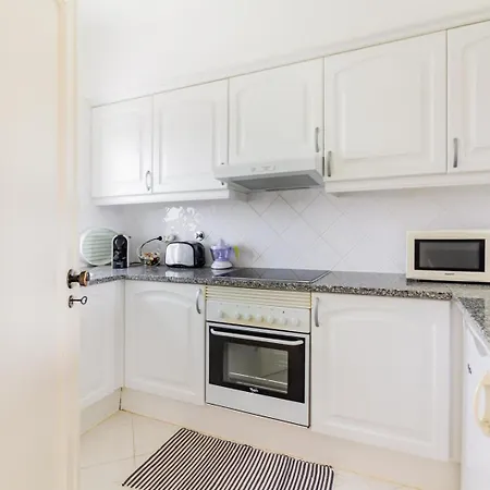 Family Holidays With Pool View * Albufeira