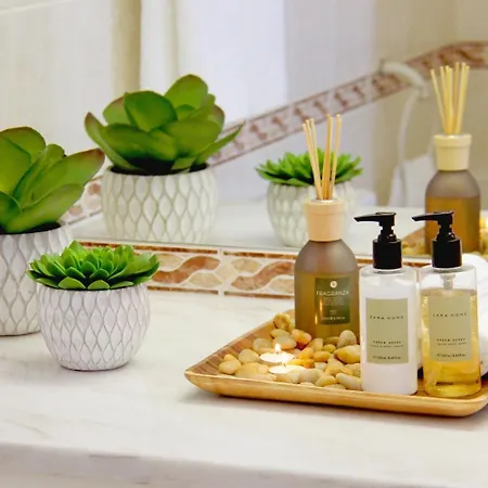 Family Holidays With Pool View Apartamento