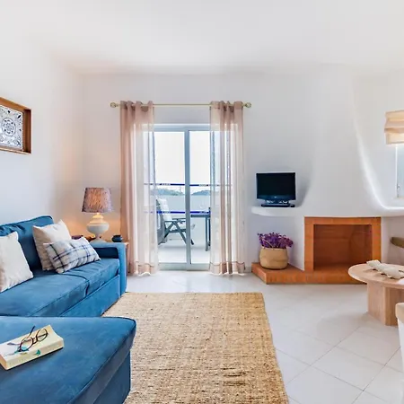 Family Holidays With Pool View Apartamento Albufeira