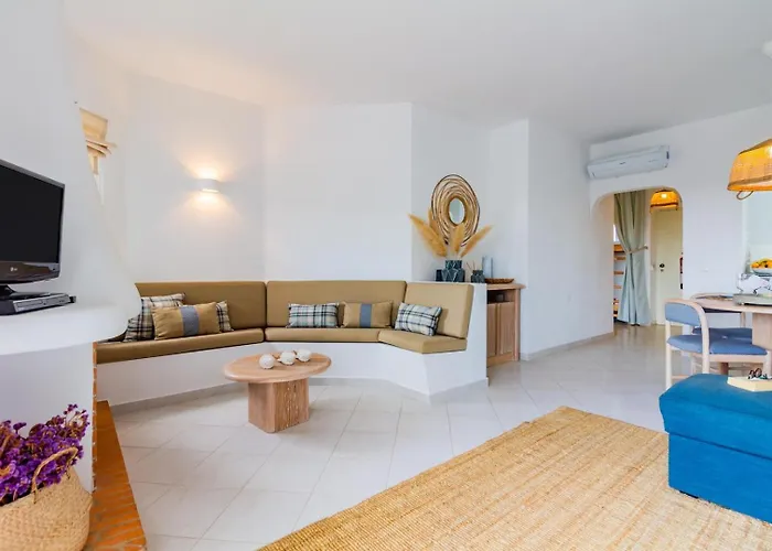 Family Holidays With Pool View אלבופיירה