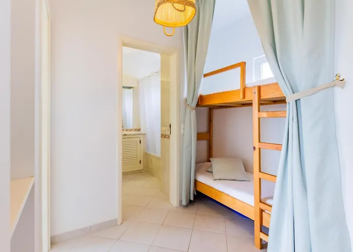 Family Holidays With Pool View דירה אלבופיירה