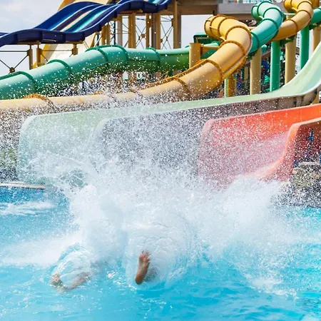 شقة Family Holidays With Pool View