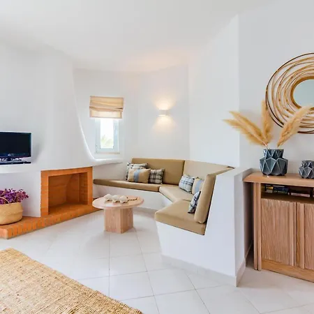 Family Holidays With Pool View Албуфейра