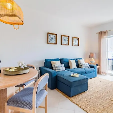 Apartment Family Holidays With Pool View