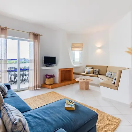 Family Holidays With Pool View Apartment Albufeira