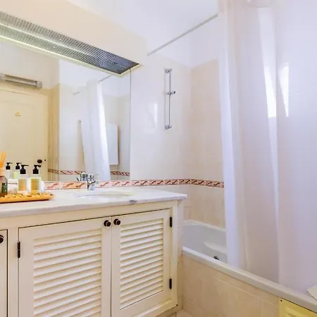 Family Holidays With Pool View Apartment Albufeira
