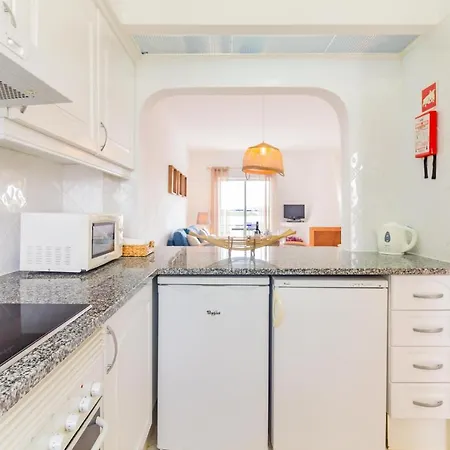 Apartment Family Holidays With Pool View Albufeira