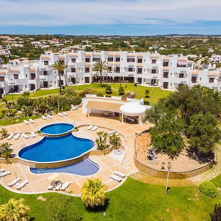 Apartment Family Holidays With Pool View Albufeira