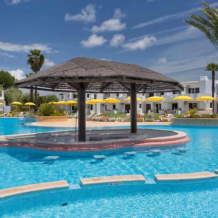 Apartment Family Holidays With Pool View