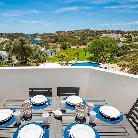 Family Holidays With Pool View * Albufeira