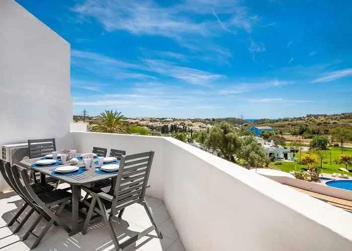 Family Holidays With Pool View Apartmán Albufeira