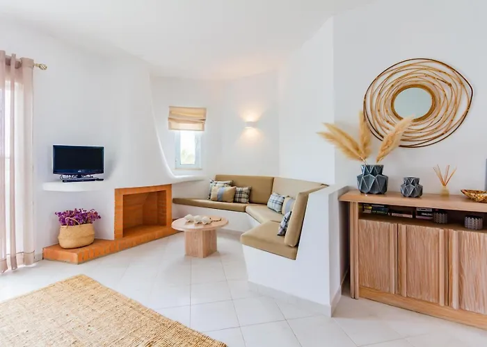 Family Holidays With Pool View * Albufeira