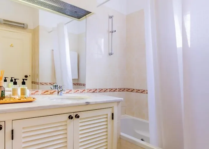 Family Holidays With Pool View Apartmán Albufeira